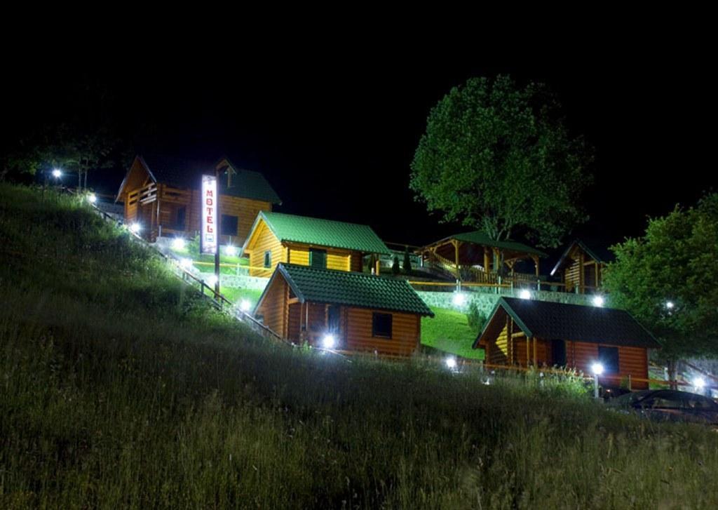 Motel Krstac โมจโคแวก ภายนอก รูปภาพ